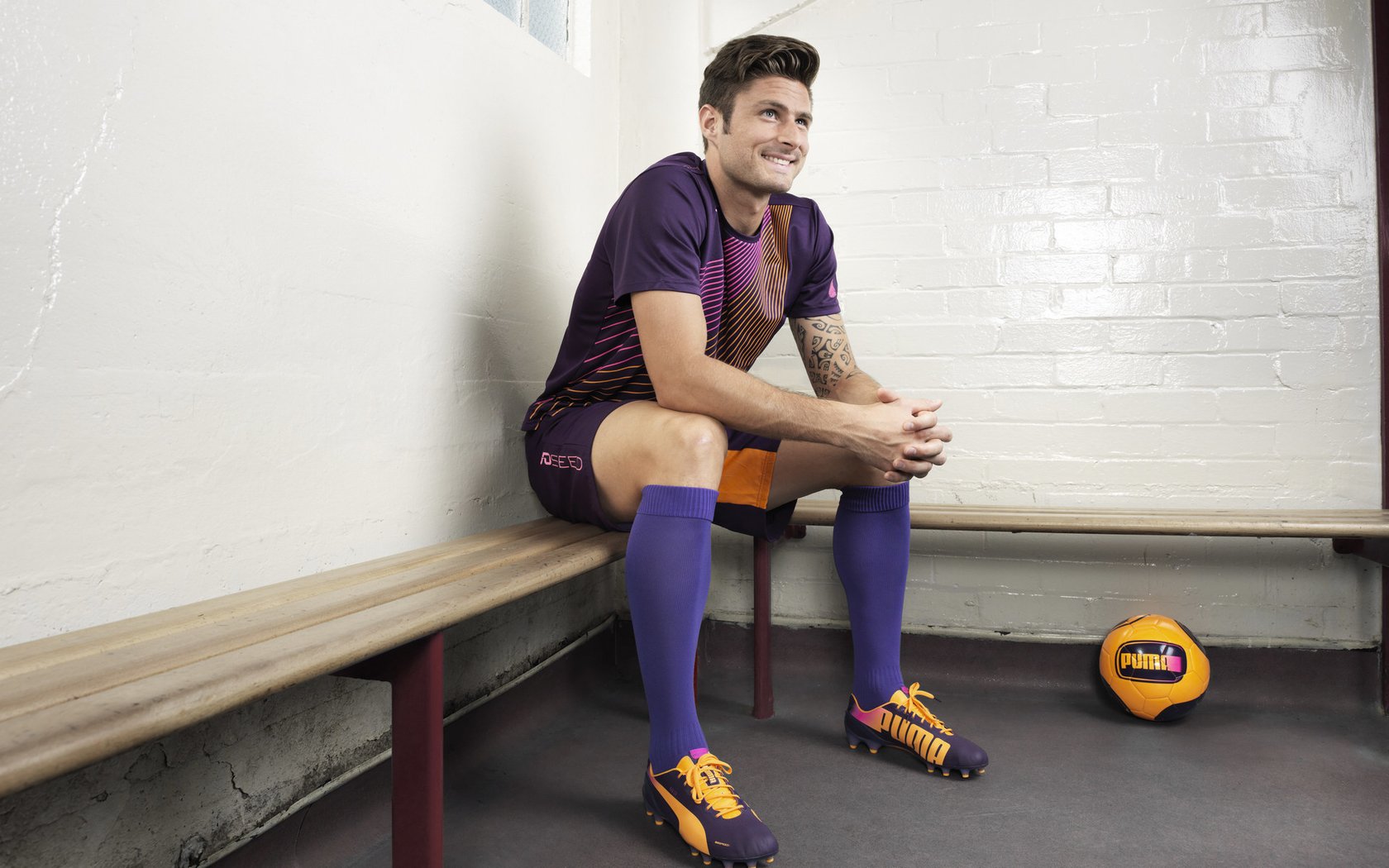 开云官网2026-斯通斯奥运前哨战封神，比利亚雷亚尔轻取桑巴军团