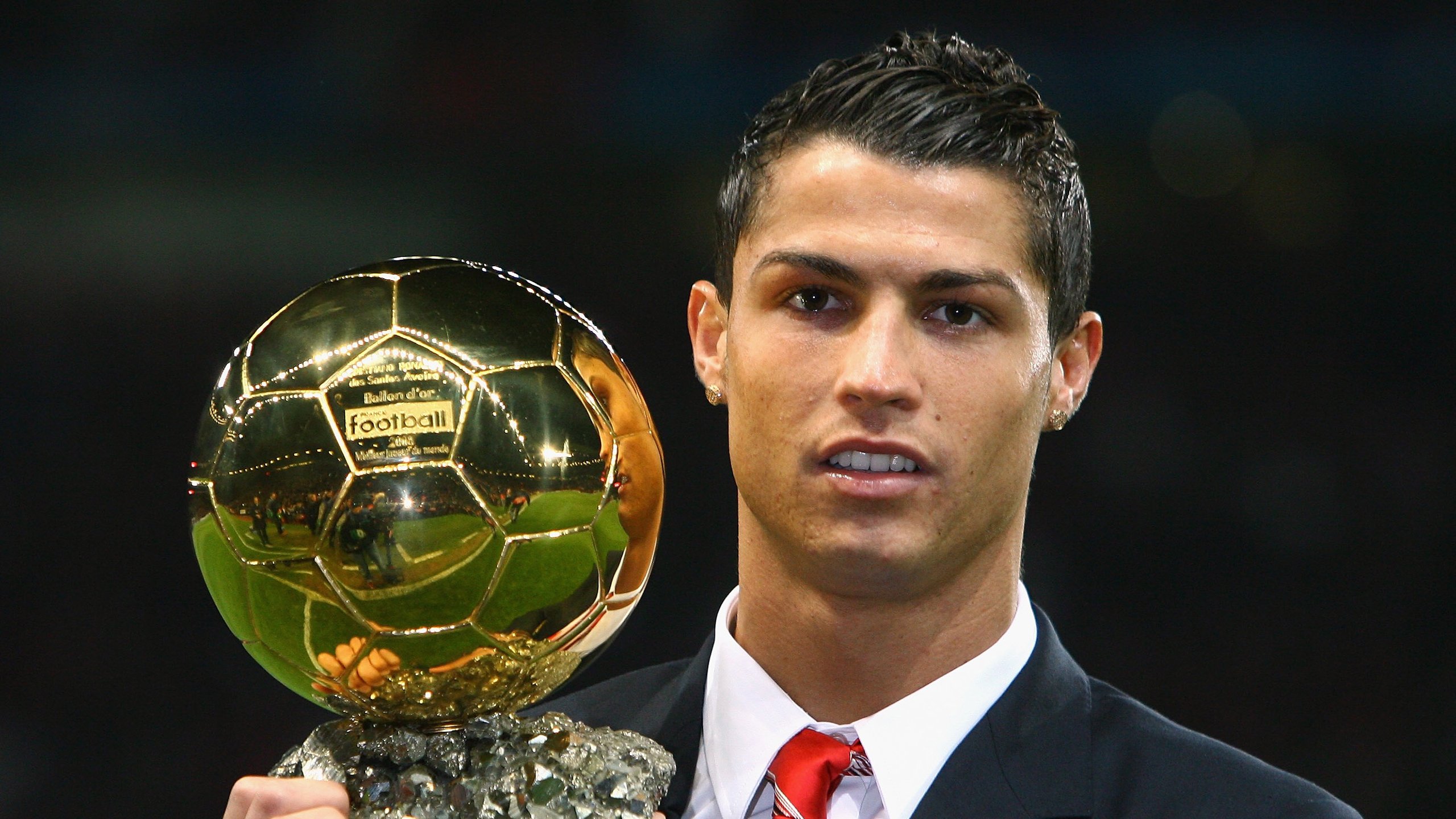 开云平台-巴萨对阵新西兰，阿什拉夫如何用一粒进球定义大场面先生